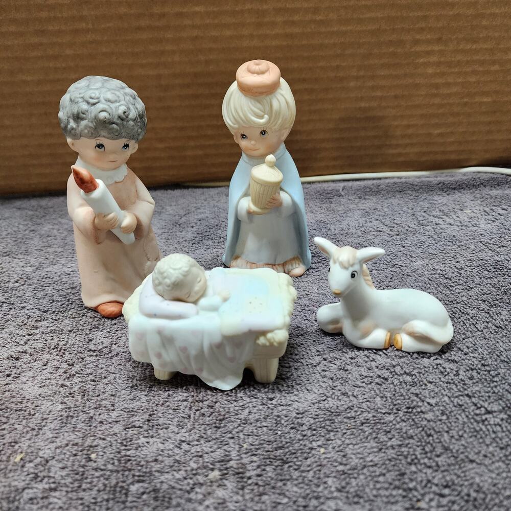 Vintage Homco nativity 4 piece scene W